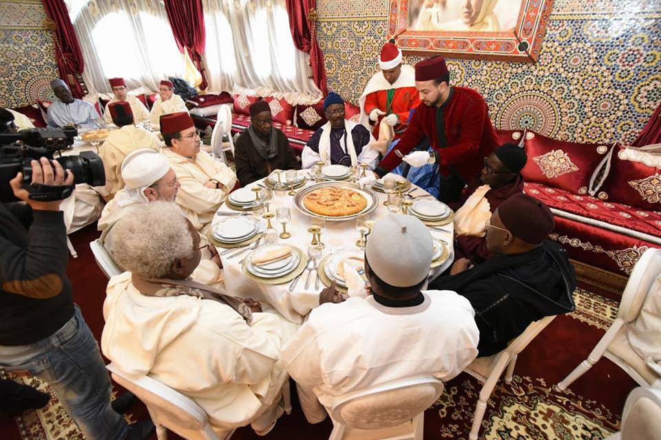 Les images du diner offert au Khalife general des tidianes au Maroc 