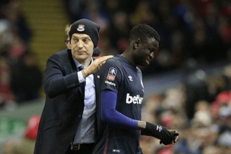 DANS UNE MAUVAISE PASSE: Cheikhou Kouyaté invité «à rester sur le banc» par ses supporters