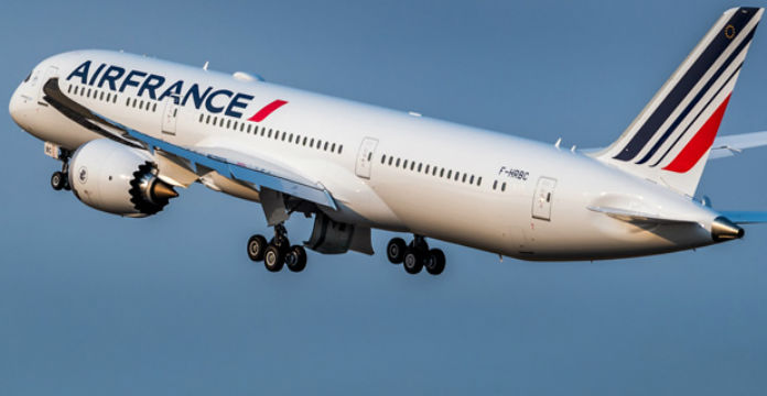 Peur-panique dans le vol Air France d'hier à destination Dakar: des ennuis techniques en plein vol au dessus du Maroc obligent l'avion à retourner à Paris