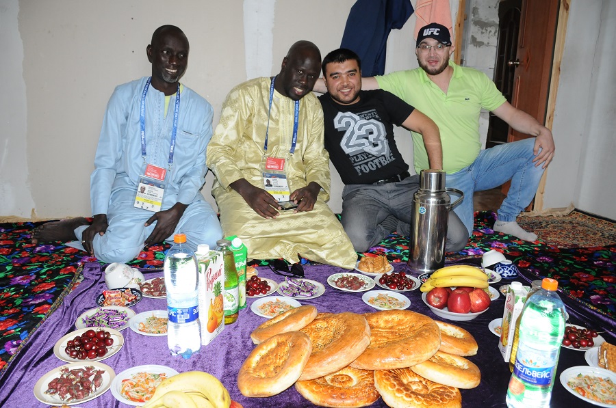 Les images de la célébration de l’Eide El Fitre des journalistes sénégalais avec la communauté -musulmane de Kaluga (Russie)