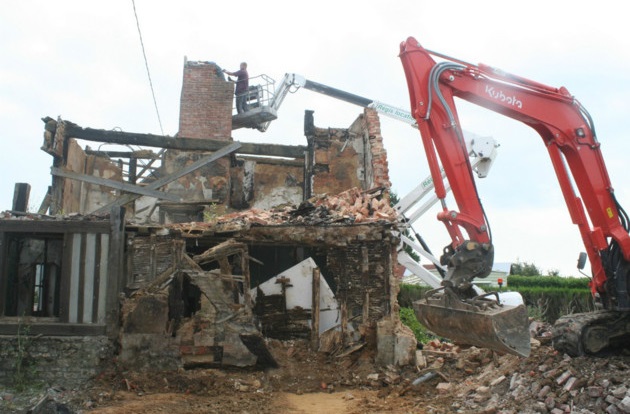 DESTRUCTION DE BIENS APPARTENANT A AUTRUI, FAUX ET ESCROQUERIE A JUGEMENT: L’affaire de la cité Gadaye renvoyée au 3 décembre prochain pour exécution du mandat d’arrêt contre le promoteur immobilier Babacar Fall