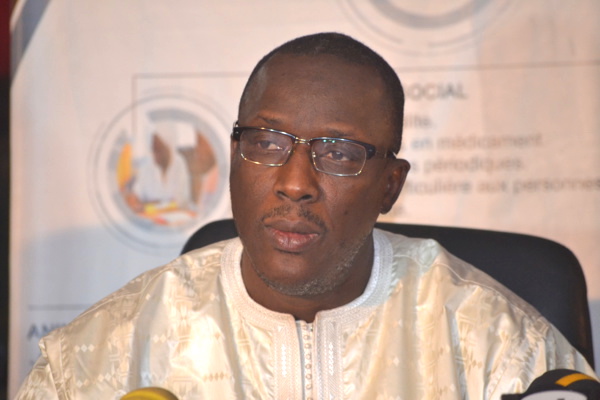 SUITE AUX MOQUERIES ET RAILLERIES DEPUIS SA NOMINATION: Cheikh Oumar Hann convoque ses collaborateurs et leur demandent de le défendre dans les médias