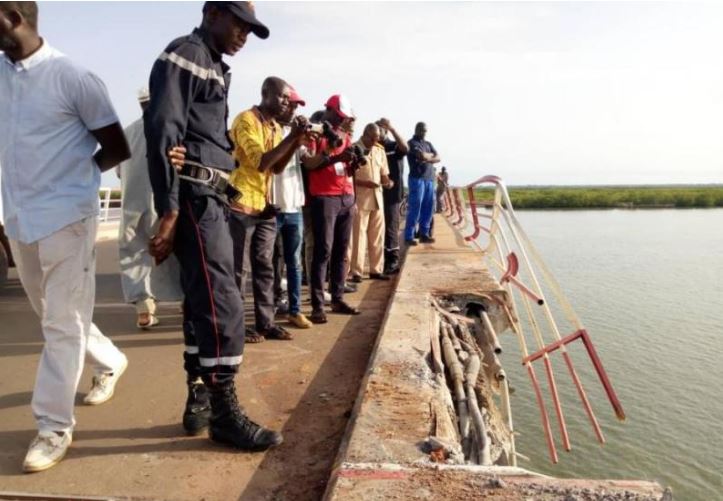 PONT EMILE BADIANE DE ZIGUINCHOR: La chute spectaculaire d’un camion dans le fleuve fait un mort, deux disparus et un rescapé