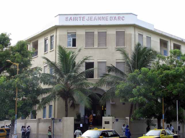 PORT DU VOILE A L’INSTITUTION SAINTE JEANNE D’ARC DE DAKAR: Les délégués du personnel appellent à «éviter le piège de l’intolérance religieuse et de ladélibération hâtive»