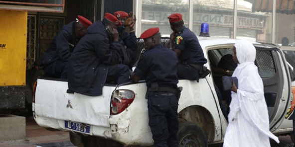 OPÉRATION COUP DE POING MOUVEMENTE A THIAROYE TALLY DIALLO: un baron de la drogue attaque des policiers