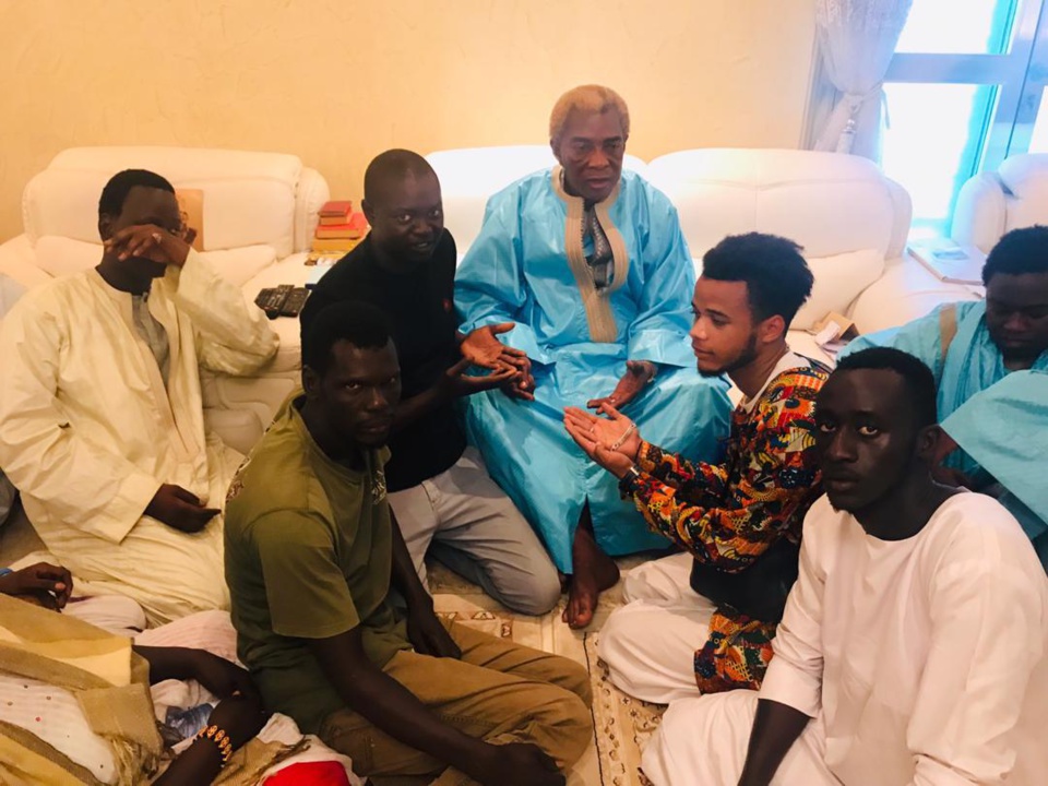 PHOTOS - Serigne Abdou Karim Mbacké reçoit le fils de Luc Nicolaï