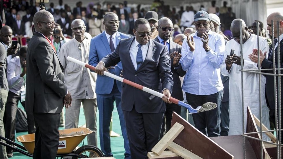 POSE DE LA PREMIERE PIERRE DU STADE «SENEGAL»: Macky vante son stade et chante Diagna Ndiaye 