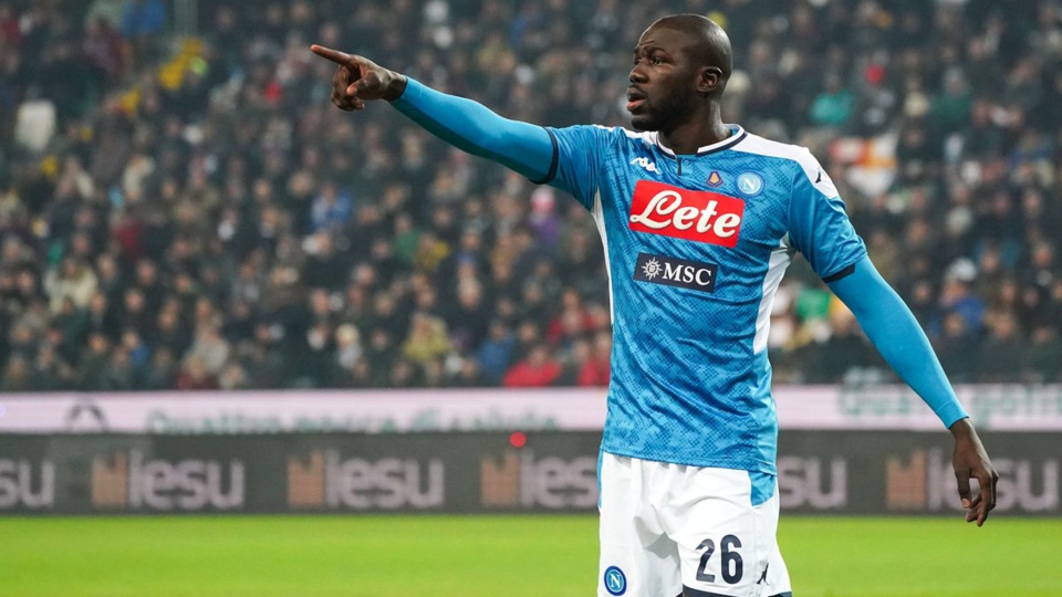 MANCHESTER UNITED FAIT UNE OFFRE DE 80 MILLIONS D’EUROS POUR KALIDOU KOULIBALY: Naples campe sur 100 millions d’euros pour libérer la cible du PSG cet été