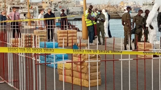 VOILIER ARRAISONNÉ AU LARGE DES COTES SENEGALAISES AVEC 5 TONNES DE HASCHICH: 16 personnes dont des Sénégalais arrêtées en Espagne…, les deux Colombiens et l’Espagnol, membres de l’équipage, toujours en détention