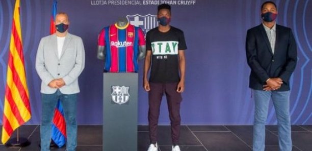 Un jeune sénégalais signe à Barcelone avec une clause de 65 milliards de FCFA