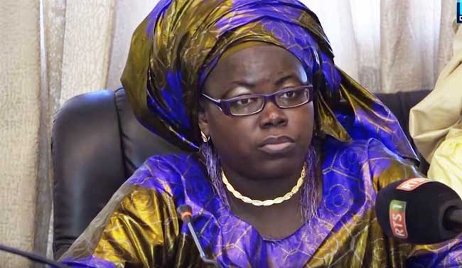 Les agents de l'administration du commerce trainent Aminata Assome Diatta dans la boue: la gestion et les tâtonnements de la ministre du commerce dénoncés