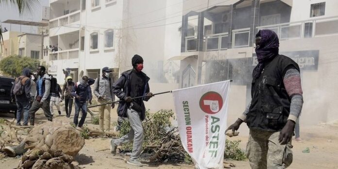 Fin de leur garde à vue: les manifestants pro-Sonko déférés aujourd'hui