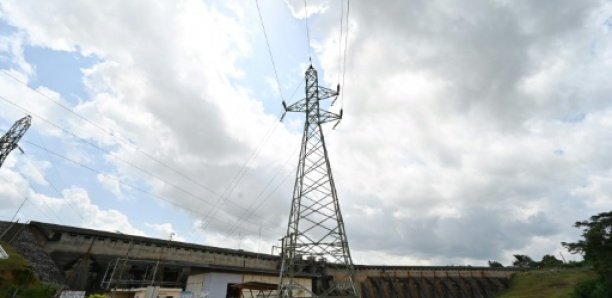 SUICIDE A LANSAR SICAP MBAO Un homme non identifié se jette dans le vide du haut d’un pylône de haute tension de 70 m de la Senelec et meurt