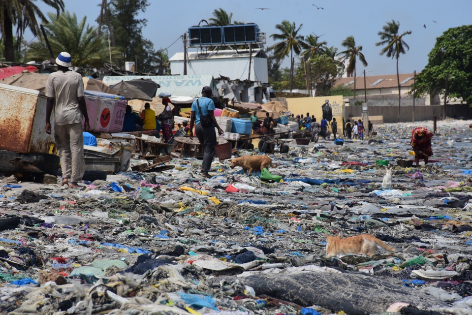 VERNISSAGE EXPOSITION SUR LA POLLUTION DE LA BAIE DE HANN :Les photographes Cheikh Tidiane Ndiaye et Abdou Cissé retracent en images des années d’agression de la baie