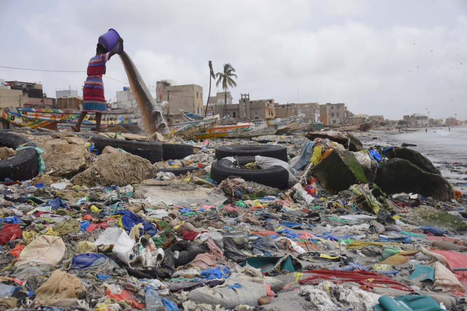 VERNISSAGE EXPOSITION SUR LA POLLUTION DE LA BAIE DE HANN :Les photographes Cheikh Tidiane Ndiaye et Abdou Cissé retracent en images des années d’agression de la baie