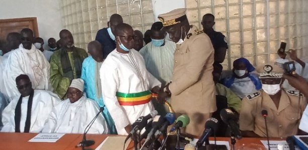 COMMUNE TOUBA:  Abdou Lahat Ka installé sous escorte policière, avec la bénédiction du Khalife