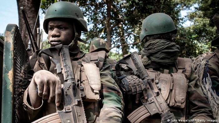 OFFENSIVE DE L’ARMÉE SÉNÉGALAISE CONTRE LES REBELLES DU MFDC A LA FRONTIERE GAMBIENNE:  Banjul déploie des troupes de la Cedeao près de la frontière sénégalaise, mais nie tout parti-pris