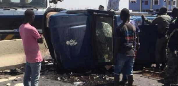 UN CAMION GROS PORTEUR PERCUTE UN BUS À BORD DUQUEL SE TROUVAIENT DE FUTURS MOTARDS:  22 gendarmes blessés dont 2 qui sont toujours plongés dans le coma