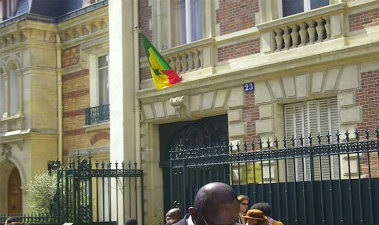 PARIS:  Un compatriote muni d’armes blanches attaque le Consulat du Sénégal