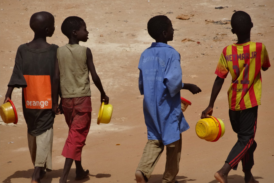 EN PLEIN JOUR, IL EST SURPRIS EN TRAIN DE SUCER LES TÉTONS D'UN JEUNE TALIBÉ À L'AVENUE MALICK SY :Yaya Tambédou qui avait appâté le gosse avec une pièce de 200 F a révélé qu'il voulait juste éjaculer