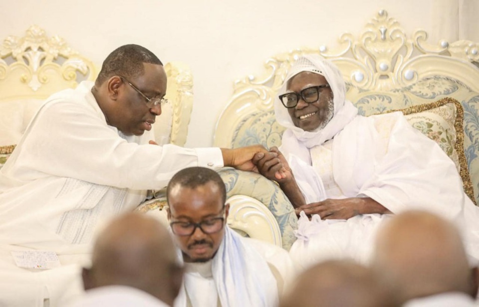 VISITE DU PRESIDENT MACKY SALL AU KHALIFE GENERAL SERIGNE MOUNTAKHA MBACKE :Macky Sall s’inscrit dans le temps de l’action et s’en prend à ses détracteurs