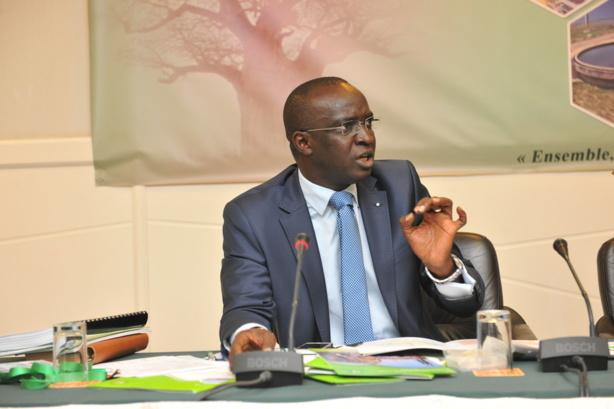 REPARTITION DU BUDGET PAR MINISTERES ET INSTITUTIONS: Macky réduit son budget, allonge le ministère du Commerce, charcute le budget du ministère du Logement …