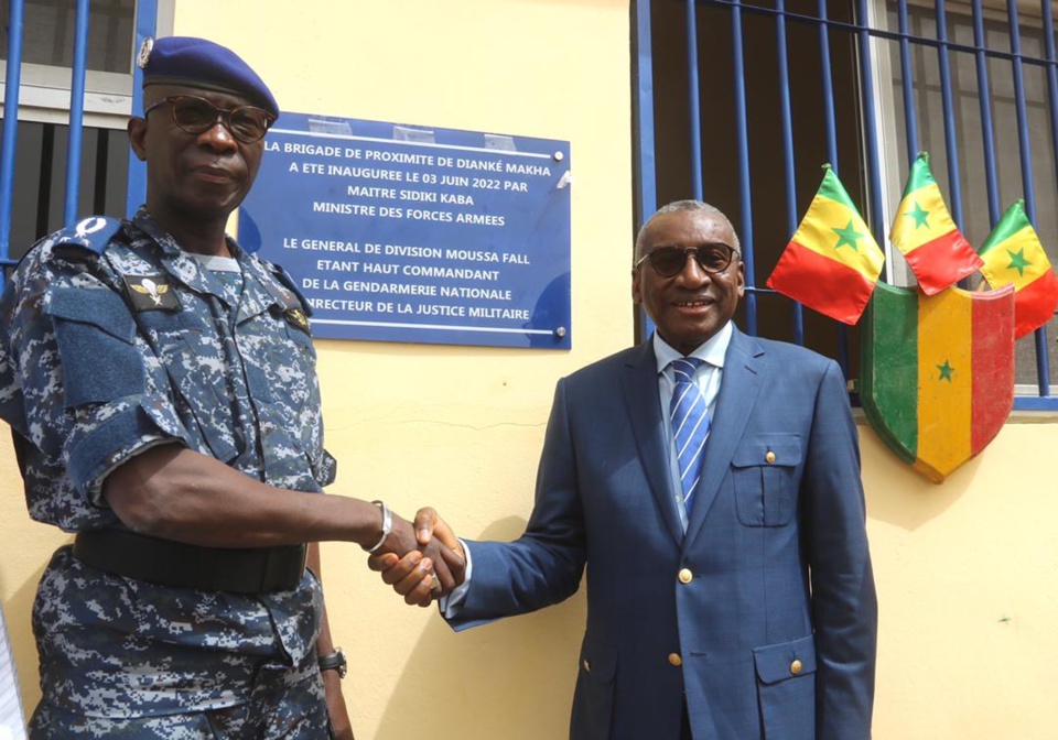 Sidiki Kaba chante l’armée et défend le Général Moussa Fall