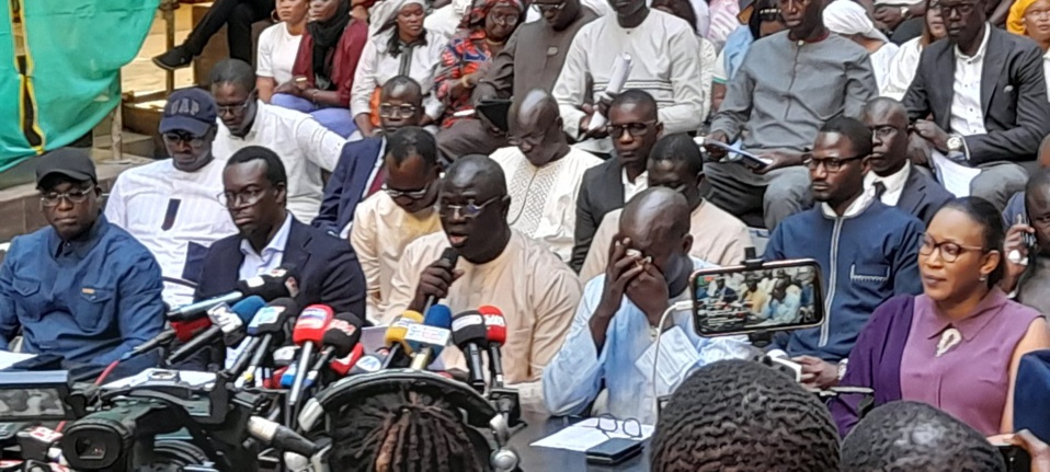 LA COALITION PRÉSIDENTIELLE FELICITE MACKY SALL ET PREVIENT «Benno dispose de toutes les ressources et capacités nécessaires pour continuer à bénéficier de la confiance de la majorité des Sénégalais»