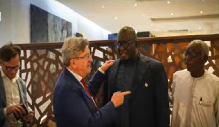 Mélenchon et ses Insoumis à Dakar sur Invitation de Pastef