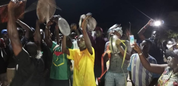 Concert de casseroles à l’Ucad : les étudiants du pavillon A en colère 