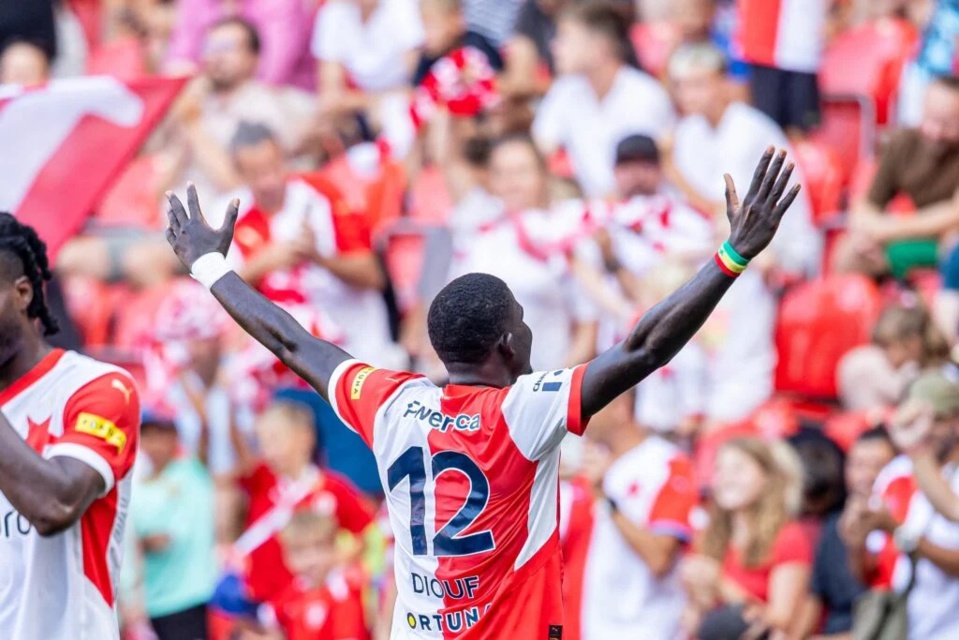 SLAVIA PRAGUE : El Hadji Malick Diouf fête sa sélection en équipe nationale par un superbe but