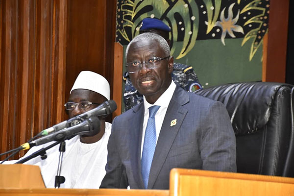 Amadou Mame Diop  à 2 députés : «boulène ma fonto»