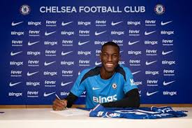 SON CONTRAT PROLONGE JUSQU'EN 2033 Chelsea blinde Nicolas Jackson