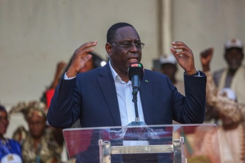 Macky Sall investit le terrain