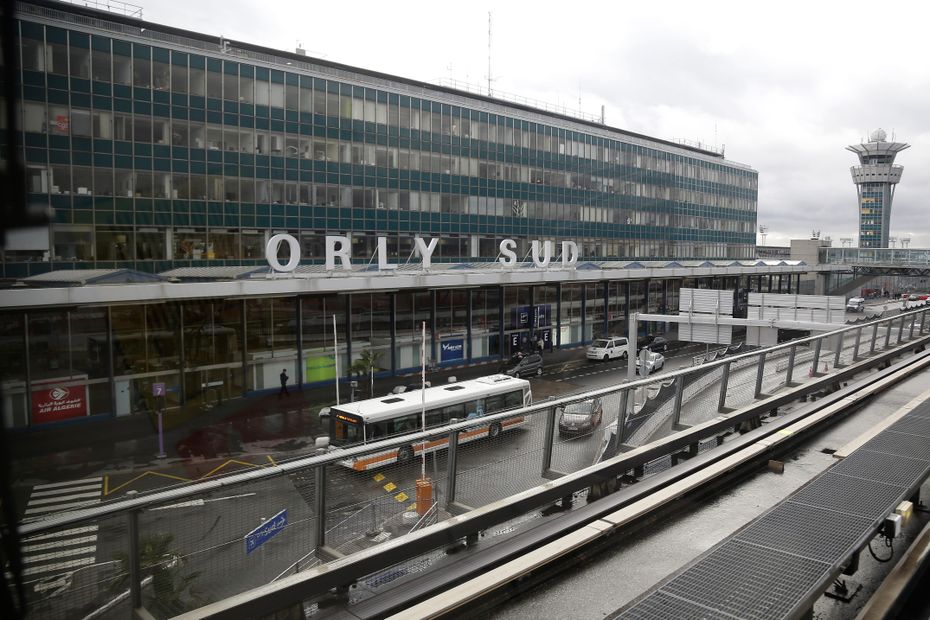 REFUS D'ENTRER SUR LE TERRITOIRE FRANÇAIS : Une jeune franco-sénégalaise enfermée puis libérée après avoir été retenue à l'aéroport Paris-Orly