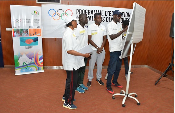 PROGRAMME D’EDUCATION AUX VALEURS OLYMPIQUES (PEVO) – Les professionnels de la presse sportive à l’épreuve des Joj