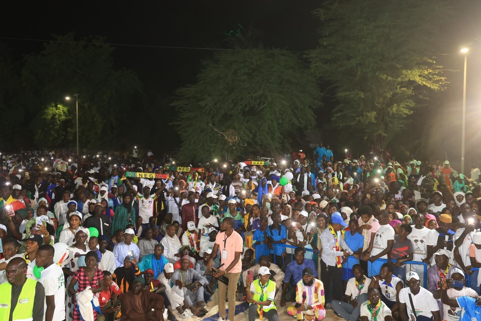 Dahra Djoloff: la nuit des étoiles pour Sonko, une fête de réussite pour El Malick Plus qu’un simple meeting politique, c’est une véritable démonstration de force qu’El Malick Ndiaye s'est livrée à Dahra, son fief. 