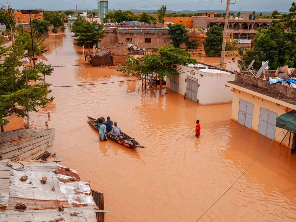 BILAN DES LACHERS D’EAU 56.000 personnes déplacées, 456 ménages dans des abris provisoires, 24 écoles à Bakel, 19 à Matam et 30 à Podor inaccessibles