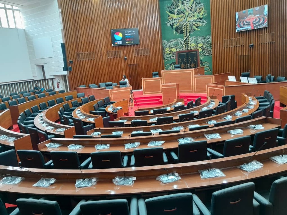 RÉPARTITION PROVISOIRE DES SIÈGES DE L’ASSEMBLÉE NATIONALE : Pastef dépasse la majorité absolue, Takku-Wallu obtient une quinzaine de sièges, Samm sa Kaddu et Jamm ak Njarin à la traîne