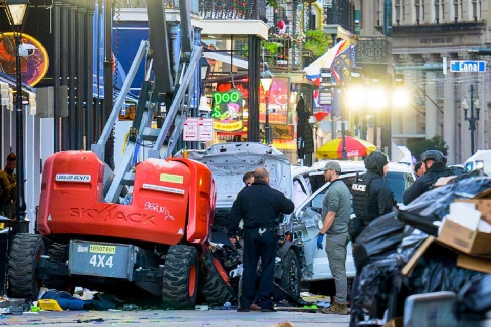 Etats-Unis : un véhicule fonce délibérément sur la foule à la Nouvelle-Orléans, 10 morts et 30 blessés