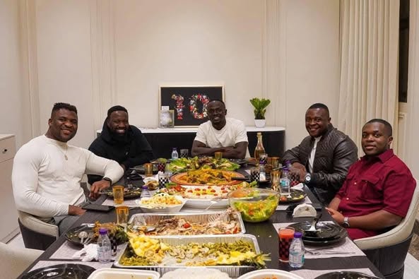 Arabie Saoudite : L’attaquant sénégalais Sadio Mané a invité chez lui, le champion en MMA Francis Ngannou