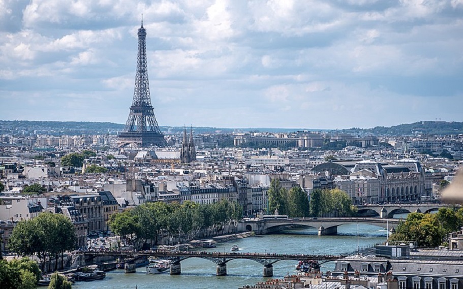 LES MULTIPLES VISAGES D’UNE CAPITALE EN MUTATION : Paris, musée à ciel ouvert, entre héritage historique et modernité audacieuse