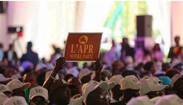 le SEN condamne cette sortie désastreuse d’un coutumier des faits et appelle le Peuple sénégalais à manifester pacifiquement le 2 avril prochain devant l’assemblée nationale