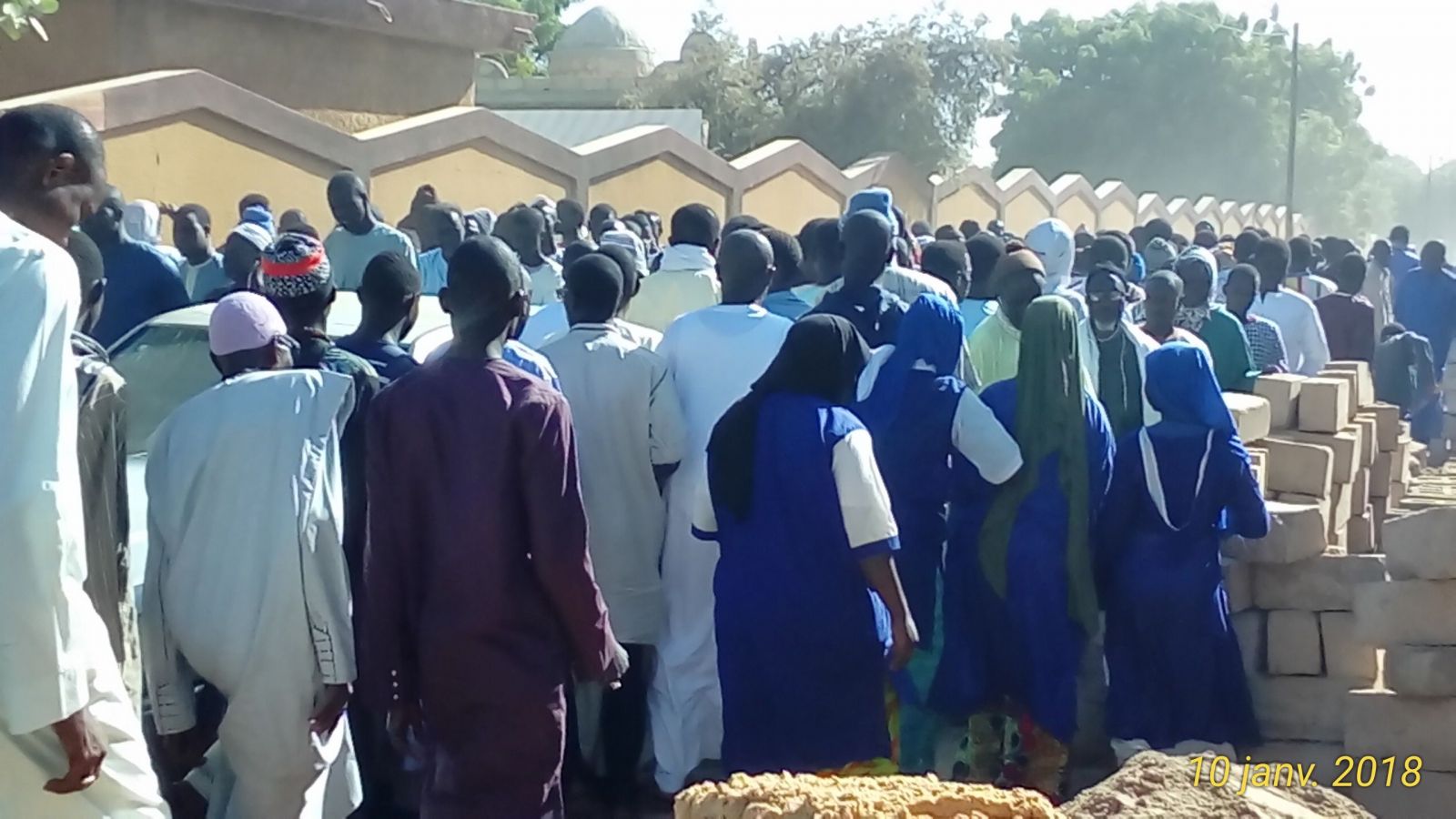 3E JOUR DU DEUIL DE FEU SERIGNE CHEIKH SIDY MOKHTAR MBACKÉ: Des centaines de milliers de fidèles ont rendu, hier, un ultime hommage au défunt Khalife