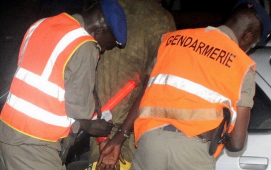 VOL, COMPLICITE DE VOL ET USURPATION DE FONCTION A DIAMNIADIO: Le vrai faux gendarme tombe à Mbour, ses 6 receleurs arrêtés au marché Colobane