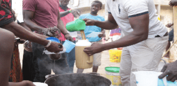 Ndogou gratuit dans les rues : Ils servaient du pain, des dattes, du café et… du yamba