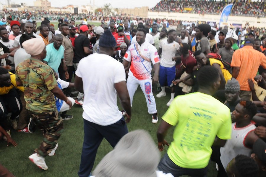 Revivez l'open press d'Eumeu Sène au stade Alassane Djigo de Pikine