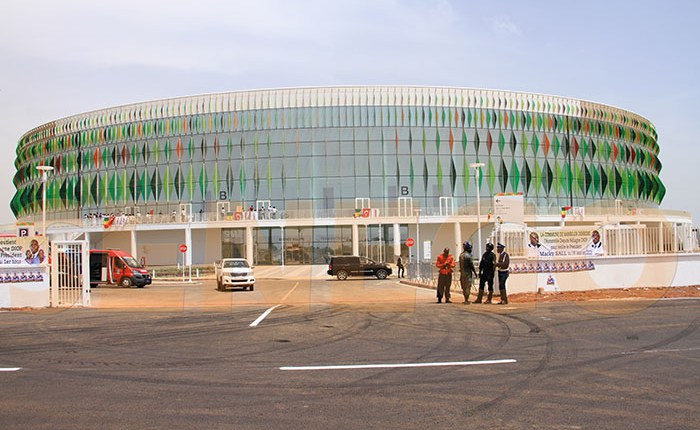 L’HISTOIRE DU SENEGAL EN SOUFFRANCE FAUTE D'ARGENT-INAUGURATION DE STADES: Les rédacteurs en appellent au président de la République pour l'édition, des internautes invitent l’État à la priorisation des investissements