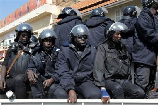 LUTTE CONTRE L’INSECURITE: La Sûreté Urbaine interpelle une bande de 15 malfaiteurs et assure que la police est sur le terrain à toute heure