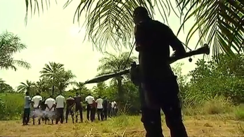 CASAMANCE: Un seul homme braque plus de 20 voitures, des dizaines de motos Jakarta, dépouille ses victimes et viole l’une d’elles